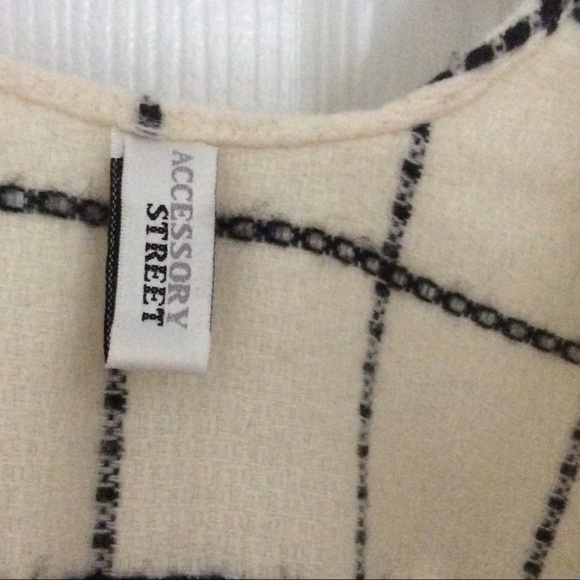 Poncho/ Wrap/women’s - Picture 2 of 3